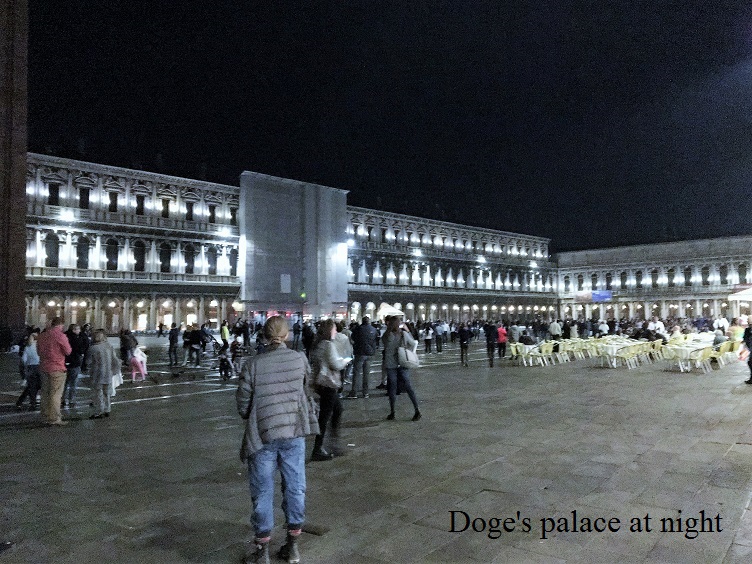 doges-palace-at-night